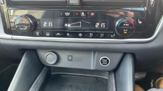 Nissan Qashqai 1.3 DiG-T MH 158 Tekna 5dr Xtronic Petrol Hatchback